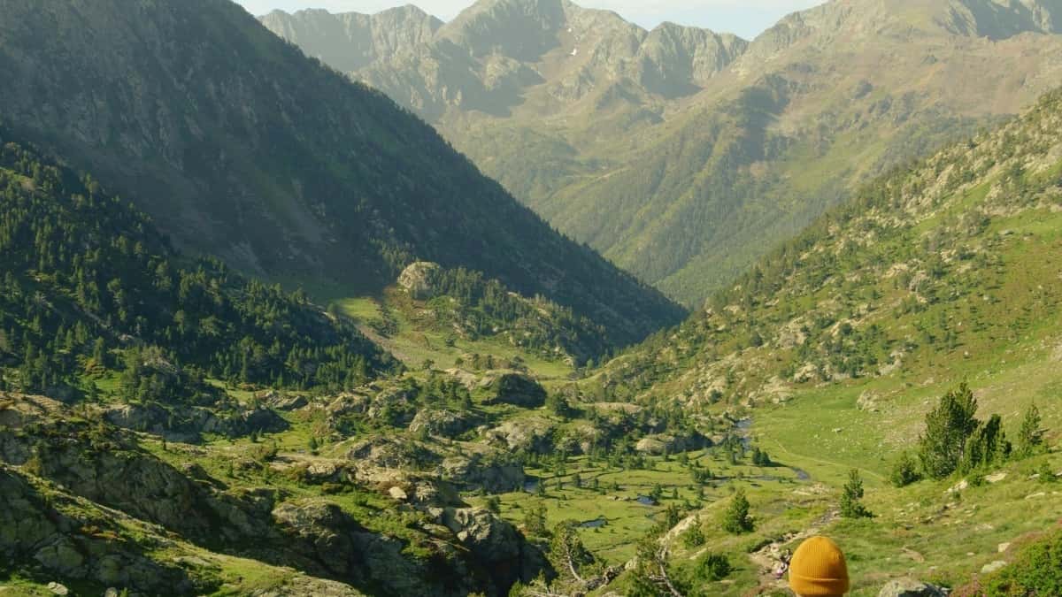 چگونه یوتیوبرهای ایران با تبلیغ\u200cدهندگان اندونزی همکاری کنند در ۲۰۲۵